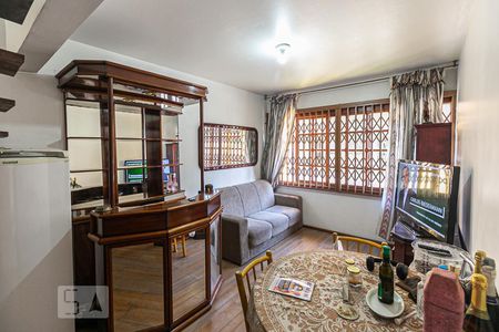 Casa de condomínio à venda com 117m², 3 quartos e 2 vagasSala