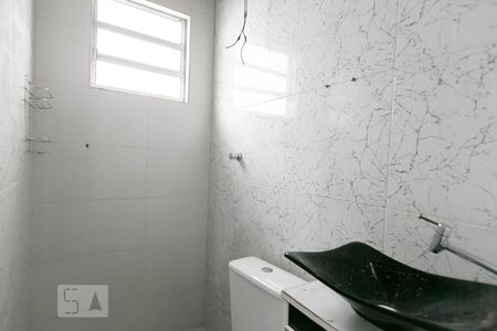 Banheiro de casa para alugar com 2 quartos, 39m² em Itaquera, São Paulo