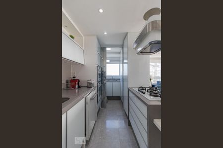 Cozinha de apartamento à venda com 2 quartos, 93m² em Sarandi, Porto Alegre