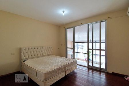 Quarto 1 de casa para alugar com 5 quartos, 205m² em Vila Franca, São Paulo