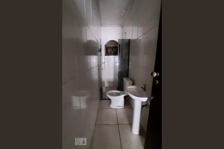 Banheiro de casa à venda com 4 quartos, 210m² em Jardim Iva, São Paulo
