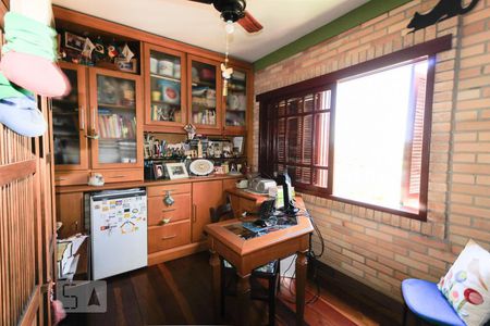 Escritório de casa para alugar com 3 quartos, 267m² em Parque Urbano, Porto Alegre