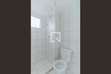 Banheiro de kitnet/studio para alugar com 1 quarto, 24m² em Vila Ré, São Paulo
