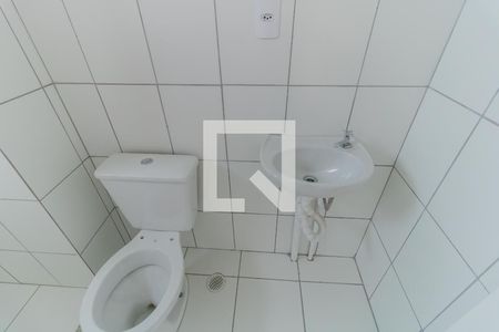 Detalhe banheiro de kitnet/studio para alugar com 1 quarto, 24m² em Vila Ré, São Paulo