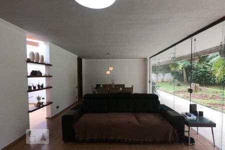 Sala de casa para alugar com 4 quartos, 250m² em Jardim Morumbi, São Paulo