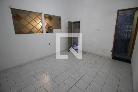 Sala de casa à venda com 1 quarto, 180m² em Vila das Oliveiras, Taboão da Serra