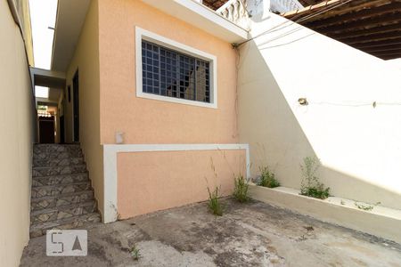 Casa à venda com 110m², 2 quartos e 3 vagas Casa à venda com 110m², 2 quartos e 3 vagasFachada