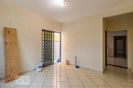 Casa à venda com 110m², 2 quartos e 3 vagasSala