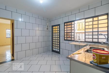 Casa à venda com 110m², 2 quartos e 3 vagas Casa à venda com 110m², 2 quartos e 3 vagasCozinha