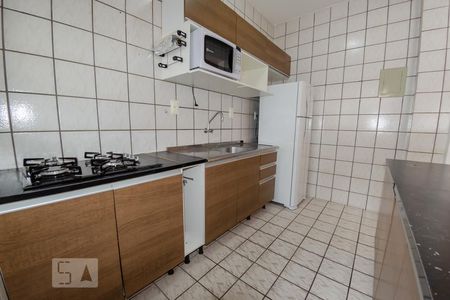 Cozinha de apartamento para alugar com 2 quartos, 75m² em Itacorubi, Florianópolis