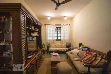 Sala de TV de casa de condomínio à venda com 5 quartos, 200m² em Vargem Grande, Rio de Janeiro