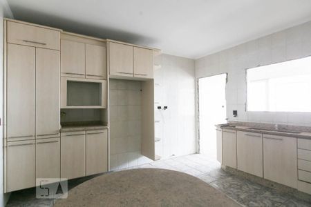 Casa para alugar com 500m², 2 quartos e 6 vagas Casa para alugar com 500m², 2 quartos e 6 vagasCozinha