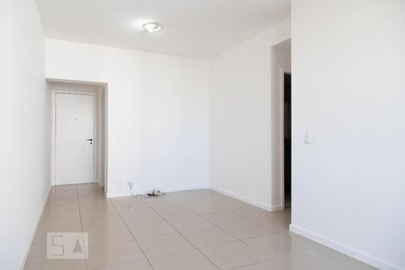 Sala de apartamento à venda com 3 quartos, 82m² em Barra da Tijuca, Rio de Janeiro