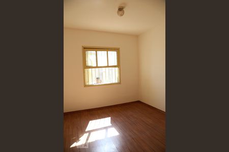 Quarto 1  de casa para alugar com 2 quartos, 80m² em Jardim Henriqueta, Taboão da Serra