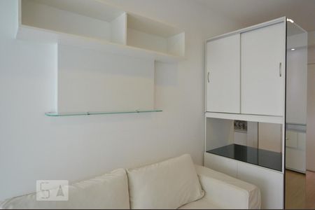 Sala de apartamento para alugar com 1 quarto, 50m² em Vila Regente Feijó, São Paulo