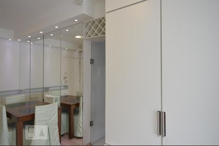 Sala de apartamento para alugar com 1 quarto, 50m² em Vila Regente Feijó, São Paulo