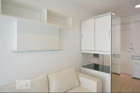 Sala de apartamento para alugar com 1 quarto, 50m² em Vila Regente Feijó, São Paulo