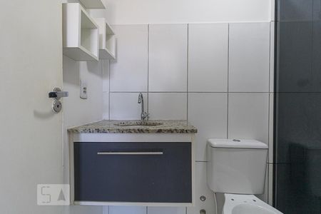 Banheiro da Suíte de apartamento à venda com 2 quartos, 48m² em Sarandi, Porto Alegre