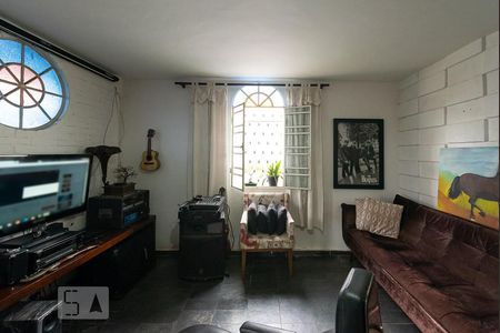 Sala de casa à venda com 3 quartos, 360m² em São João Batista, Belo Horizonte