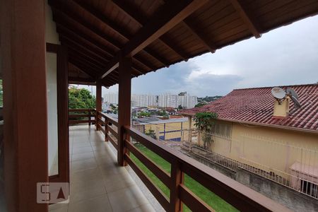 Casa à venda com 192m², 2 quartos e 2 vagas Casa à venda com 192m², 2 quartos e 2 vagasSacada do Espaço Gourmet