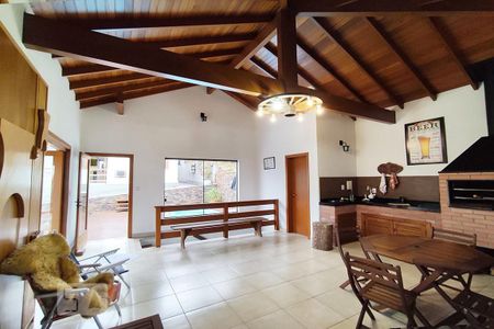 Casa à venda com 192m², 2 quartos e 2 vagas Casa à venda com 192m², 2 quartos e 2 vagasEspaço Gourmet