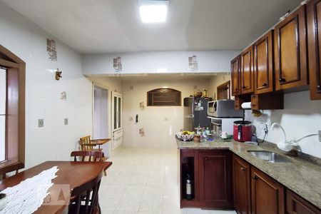 Casa à venda com 192m², 2 quartos e 2 vagas Casa à venda com 192m², 2 quartos e 2 vagasCozinha