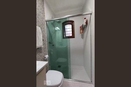 Casa à venda com 192m², 2 quartos e 2 vagas Casa à venda com 192m², 2 quartos e 2 vagasBanheiro