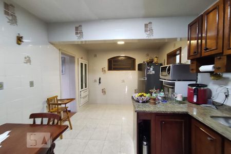 Casa à venda com 192m², 2 quartos e 2 vagas Casa à venda com 192m², 2 quartos e 2 vagasCozinha