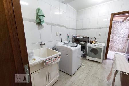 Casa à venda com 192m², 2 quartos e 2 vagas Casa à venda com 192m², 2 quartos e 2 vagasÁrea de Serviço