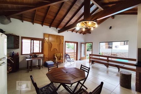 Casa à venda com 192m², 2 quartos e 2 vagas Casa à venda com 192m², 2 quartos e 2 vagasEspaço Gourmet