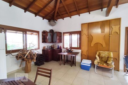 Casa à venda com 192m², 2 quartos e 2 vagas Casa à venda com 192m², 2 quartos e 2 vagasEspaço Gourmet