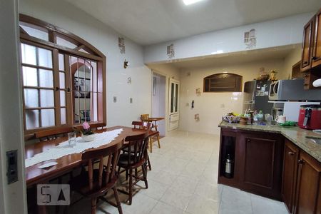 Casa à venda com 192m², 2 quartos e 2 vagas Casa à venda com 192m², 2 quartos e 2 vagasCozinha