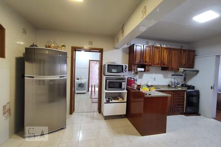 Casa à venda com 192m², 2 quartos e 2 vagas Casa à venda com 192m², 2 quartos e 2 vagasCozinha