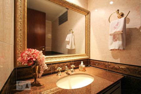 Lavabo de apartamento para alugar com 3 quartos, 165m² em Itaim Bibi, São Paulo