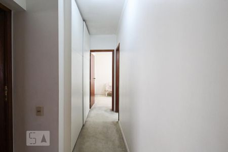 Corredor de apartamento para alugar com 3 quartos, 165m² em Itaim Bibi, São Paulo