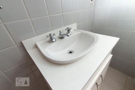 Casa à venda com 250m², 4 quartos e sem vaga Casa à venda com 250m², 4 quartos e sem vagaBanheiro - Torneira