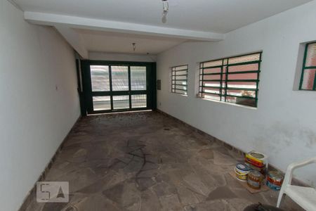Casa à venda com 250m², 4 quartos e sem vaga Casa à venda com 250m², 4 quartos e sem vagaGaragem - 3 carros