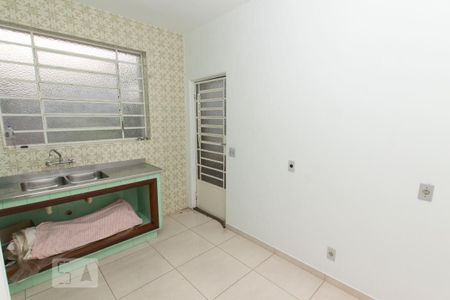 Casa à venda com 250m², 4 quartos e sem vaga Casa à venda com 250m², 4 quartos e sem vagaCozinha
