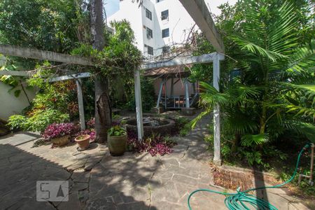 Casa à venda com 250m², 4 quartos e sem vaga Casa à venda com 250m², 4 quartos e sem vagaQuintal