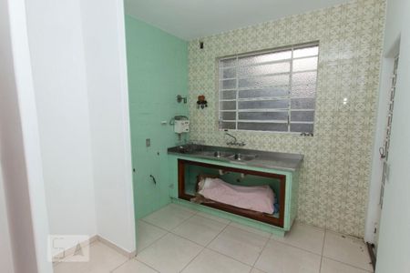 Casa à venda com 250m², 4 quartos e sem vaga Casa à venda com 250m², 4 quartos e sem vagaCozinha