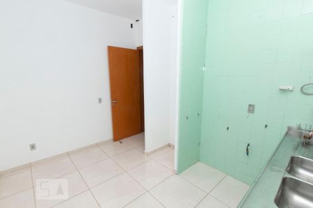 Casa à venda com 250m², 4 quartos e sem vaga Casa à venda com 250m², 4 quartos e sem vagaCozinha
