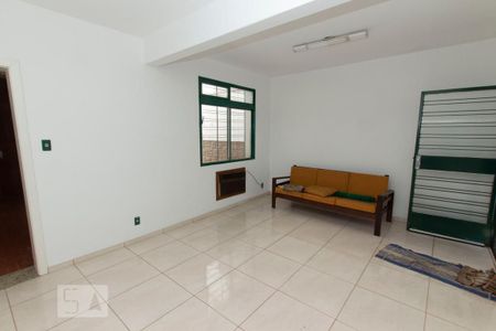 Casa à venda com 250m², 4 quartos e sem vaga Casa à venda com 250m², 4 quartos e sem vagaSala 3 - escritório