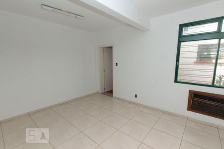 Casa à venda com 250m², 4 quartos e sem vaga Casa à venda com 250m², 4 quartos e sem vagaSala 3 - escritório