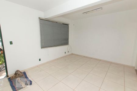 Casa à venda com 250m², 4 quartos e sem vaga Casa à venda com 250m², 4 quartos e sem vagaSala 3 - escritório