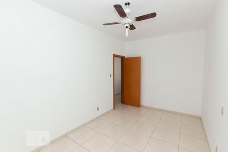 Casa à venda com 250m², 4 quartos e sem vaga Casa à venda com 250m², 4 quartos e sem vagaQuarto 3