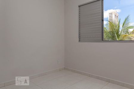 Quarto 2 de apartamento para alugar com 2 quartos, 55m² em Cazeca, Uberlândia