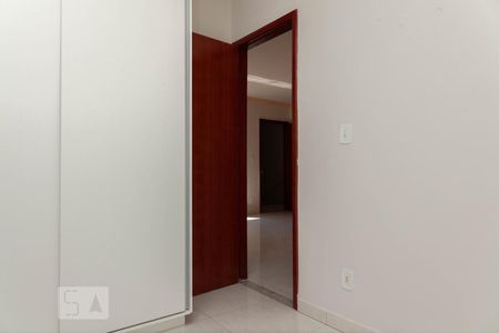 Quarto 1 de apartamento para alugar com 2 quartos, 55m² em Cazeca, Uberlândia