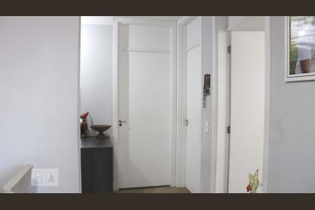 Corredor de apartamento à venda com 2 quartos, 48m² em Jardim do Lago Continuação, Campinas