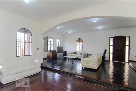 Sala de casa à venda com 5 quartos, 290m² em Vila Galvão, Guarulhos