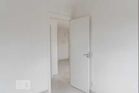 Quarto 1 de apartamento para alugar com 2 quartos, 40m² em Parque Bristol, São Paulo